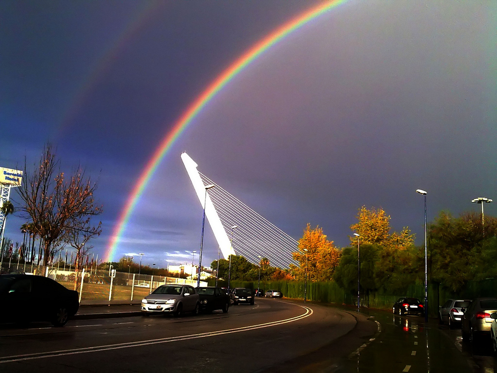 arco iris y puente del Alamillo