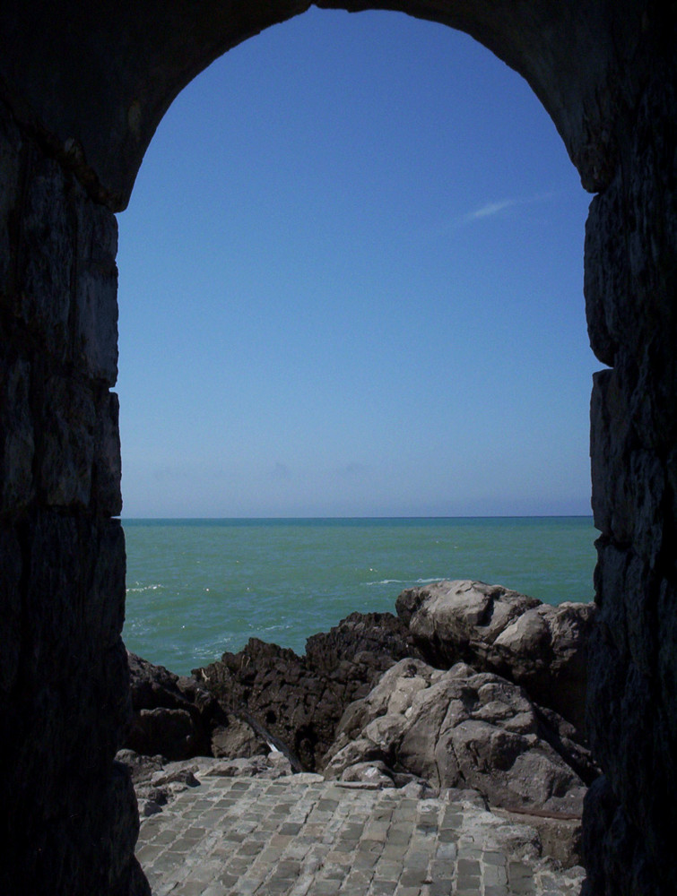 Arco sul mare