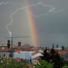 arcobaleno con fulmine