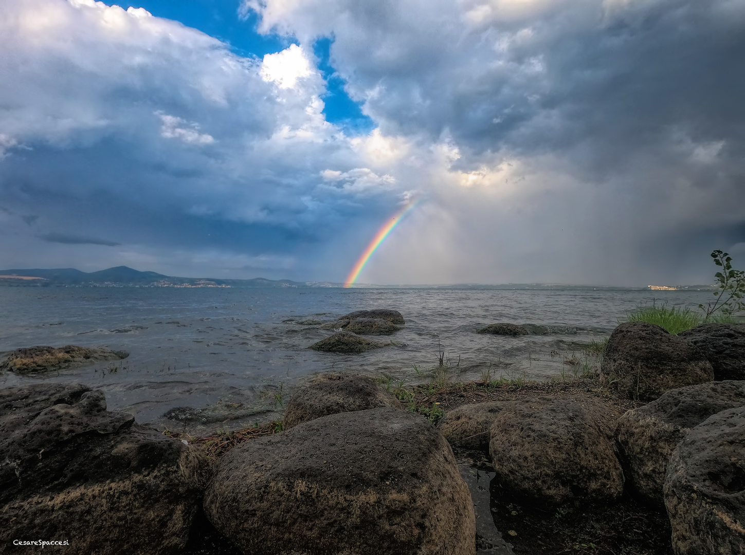 Arcobaleno lacustre