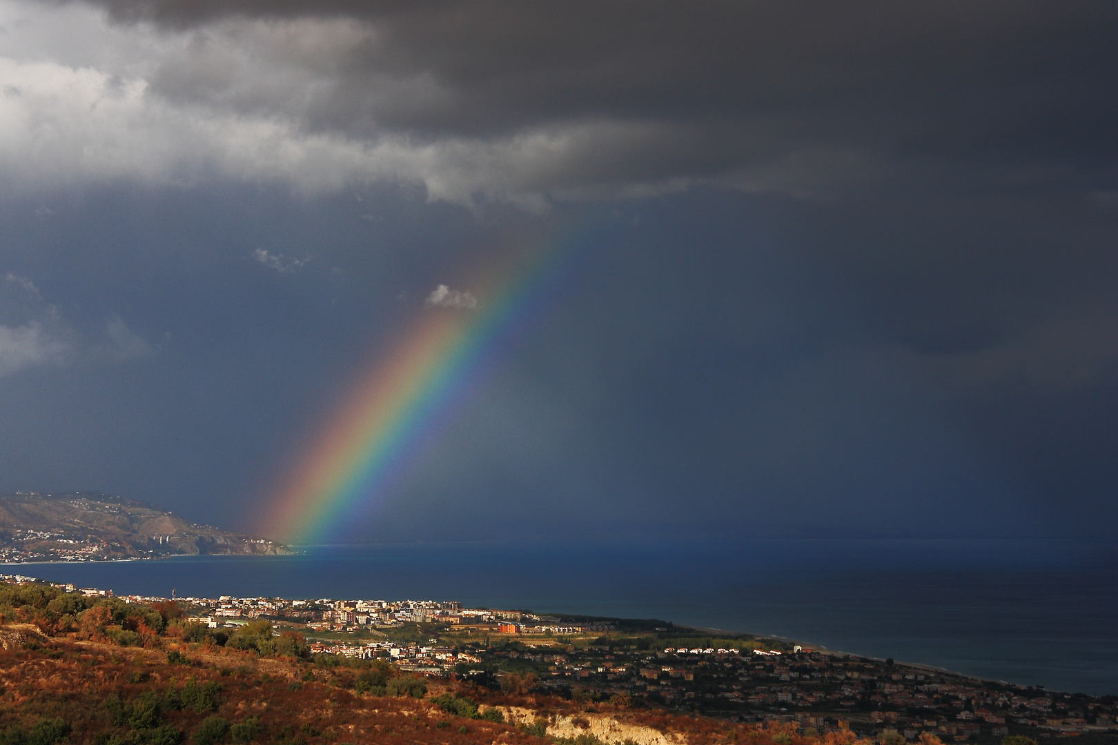 arcobaleno sul mare