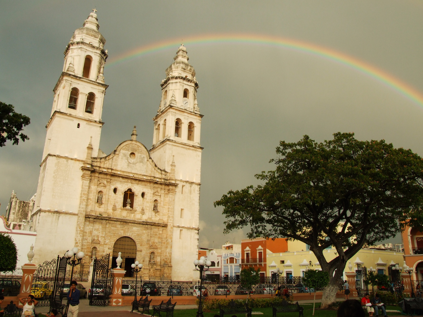 Arcoiris (Religión, Arquitectura y Naturaleza)