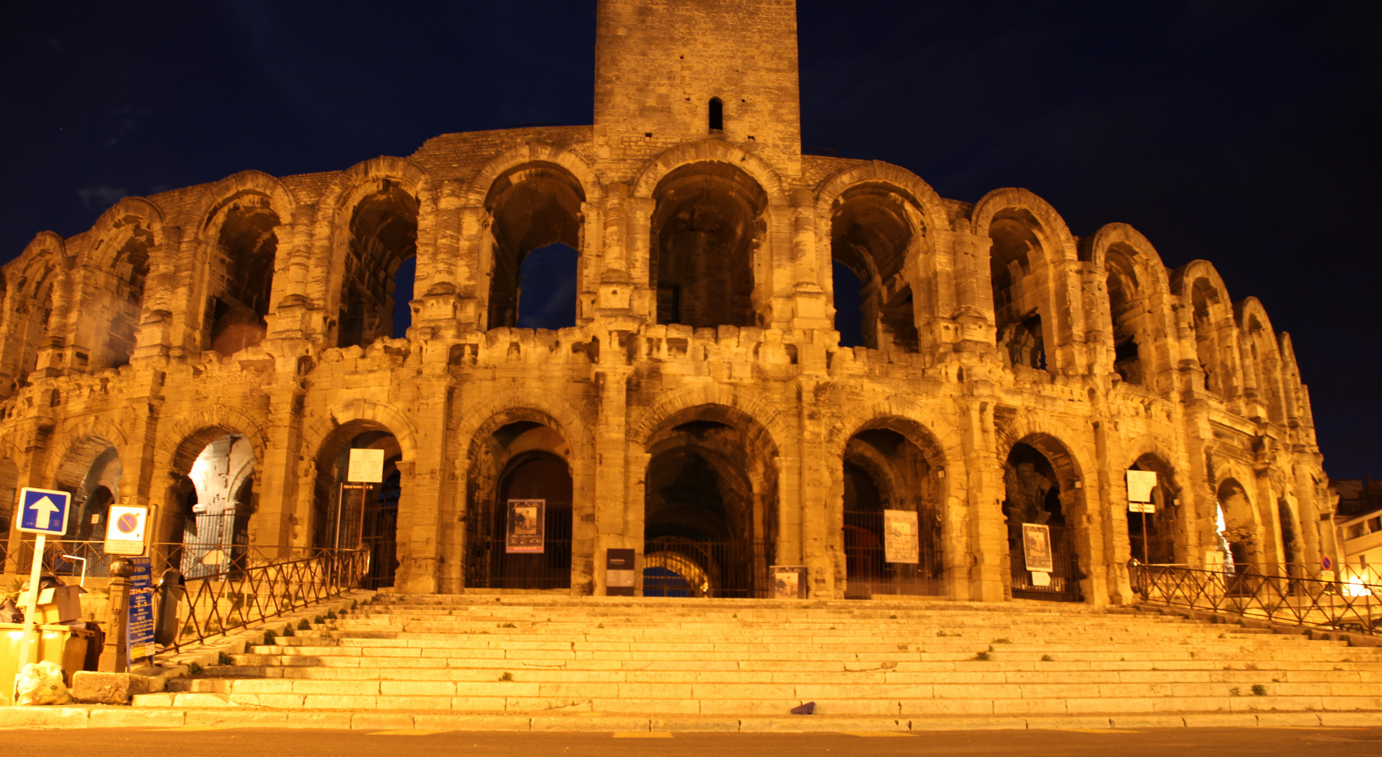 Arena Arles bei Nacht