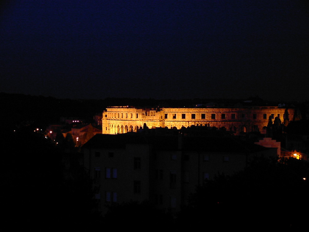 Arena in der Nacht