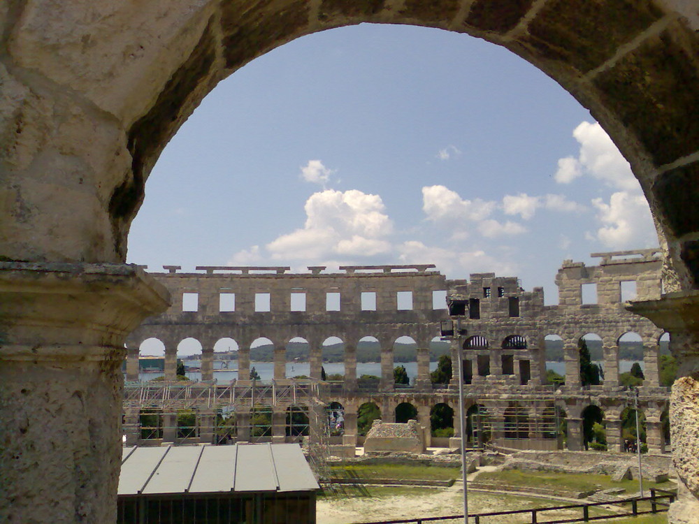 Arena, Pula