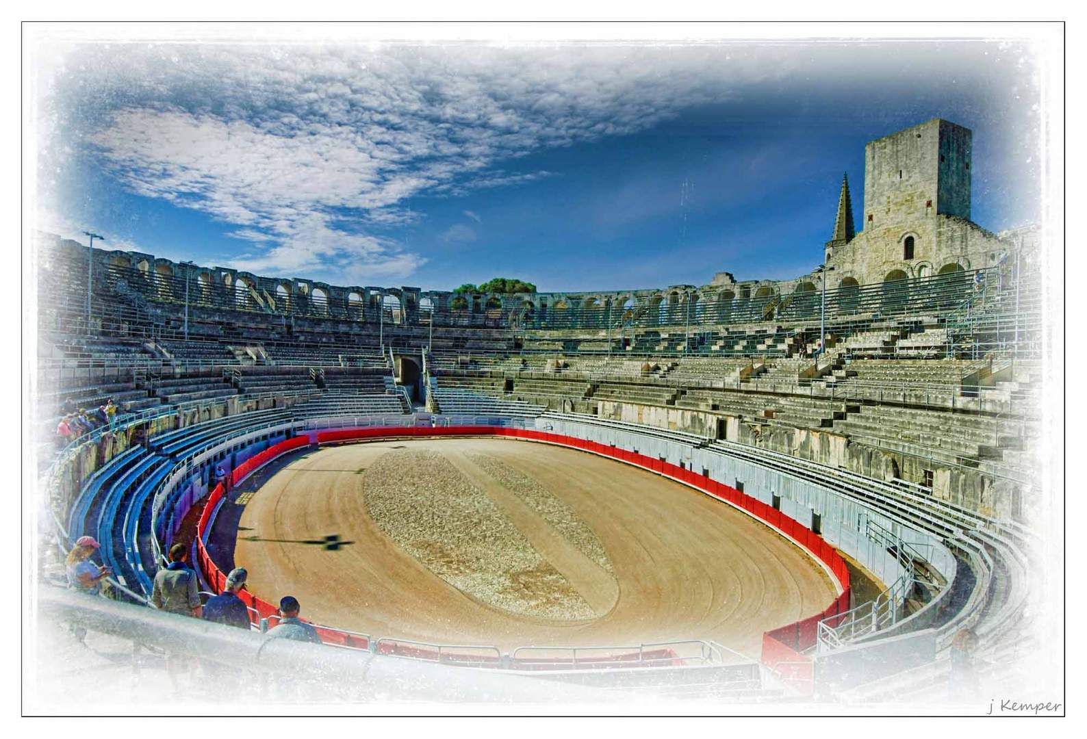- Arena von Arles -