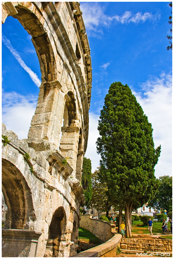 Arena von Pula III