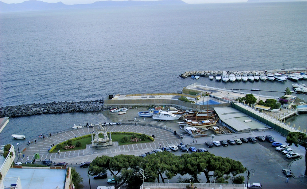 arenile sermoneta a mergellina ed il cantiere"Di Pinto"