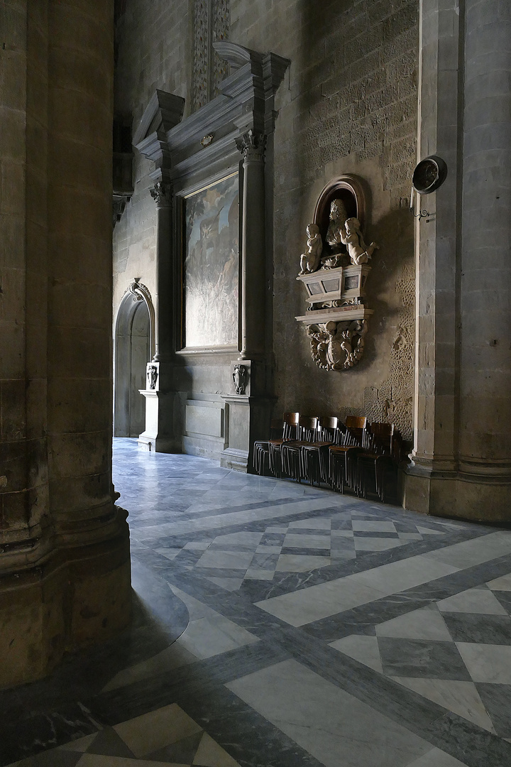 Arezzo, interno Duomo.