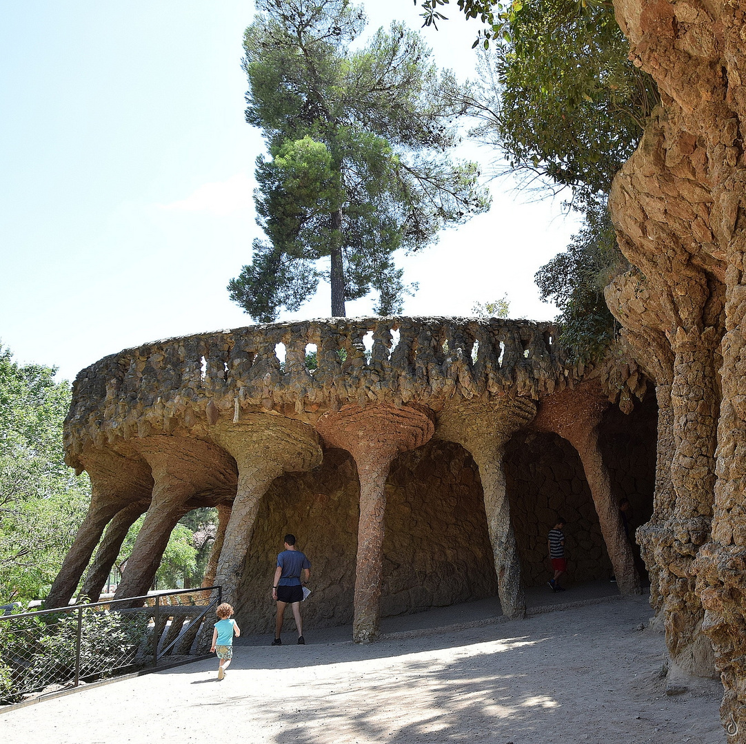 Arkade   ...   Gaudi Park (2)   |X|©D1263--Xquad