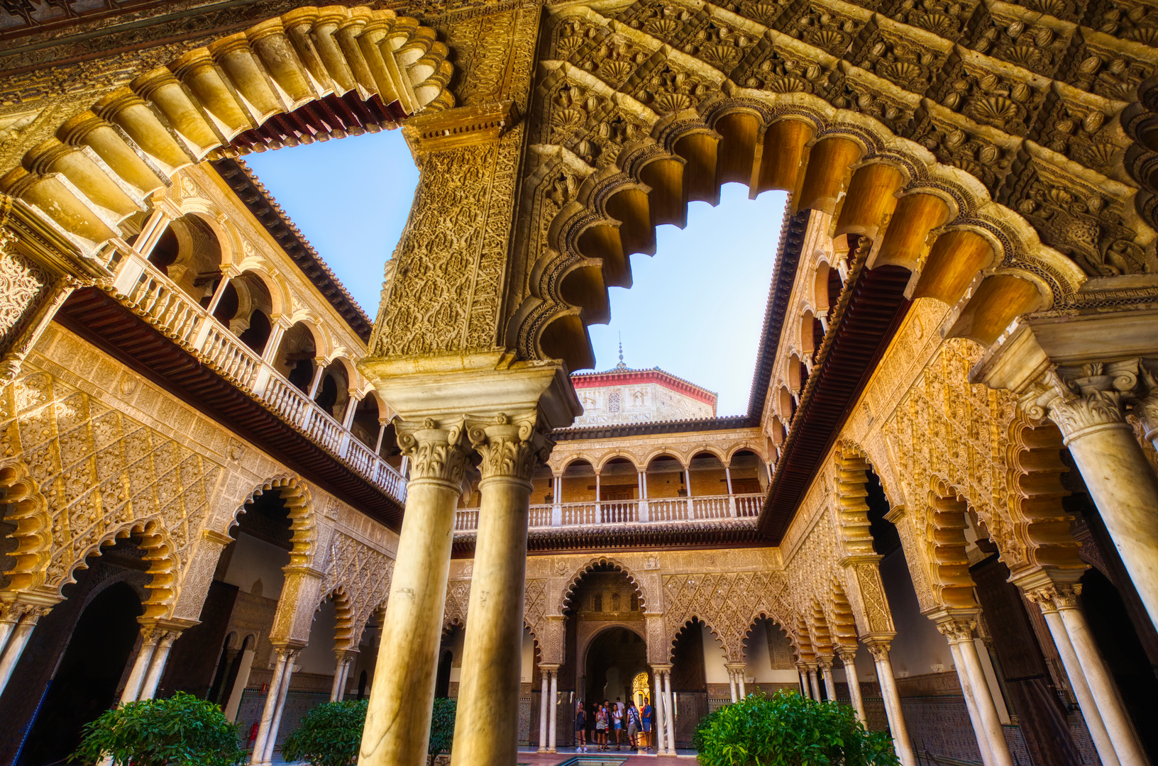 Arkadenbögen im Real Alcázar - "Durchblick" zum Patio de las Doncellas