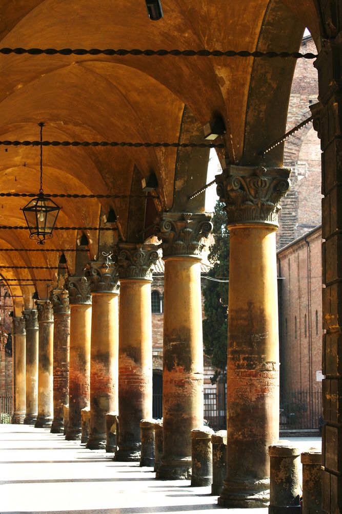 Arkadengang an der Santo Stefano, Bologna
