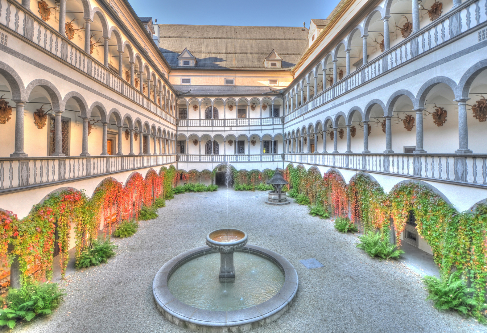 Arkadenhof im Schloß Greinburg