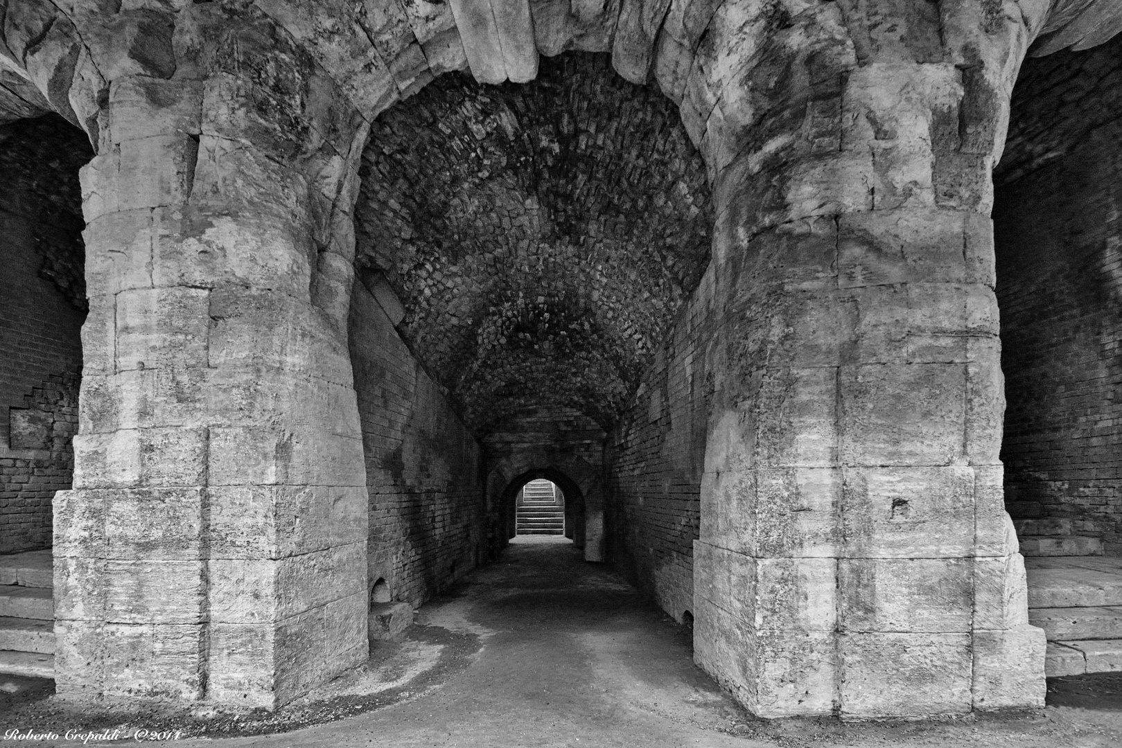 Arles, Anfiteatro, criptoportico