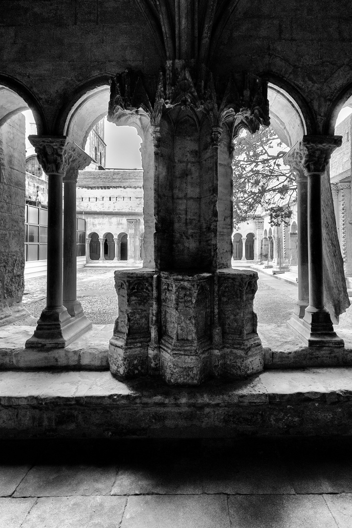 Arles, chiostro di St. Trophine