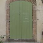 Arles green door