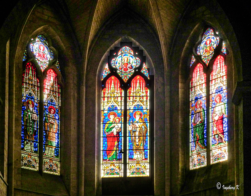 Arles - Kathedrale St. Trophime - Kirchenfenster