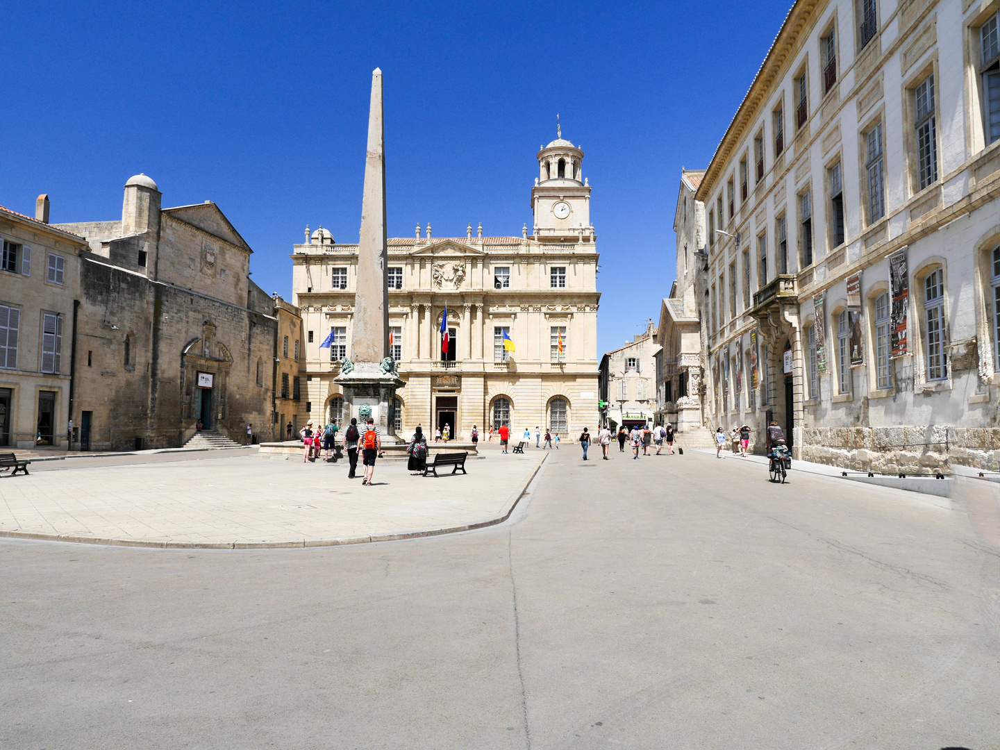 arles: Place de la République