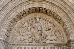 Arles - Platz der Republik - Kathedrale St. Trophime - Detail über dem Eingangsportal