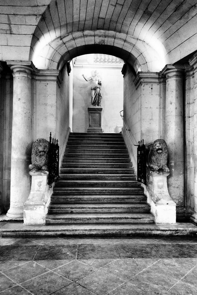 Arles, portico del municipio