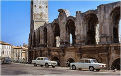 Arles `s ruins. The cars at the time were top model :-)))