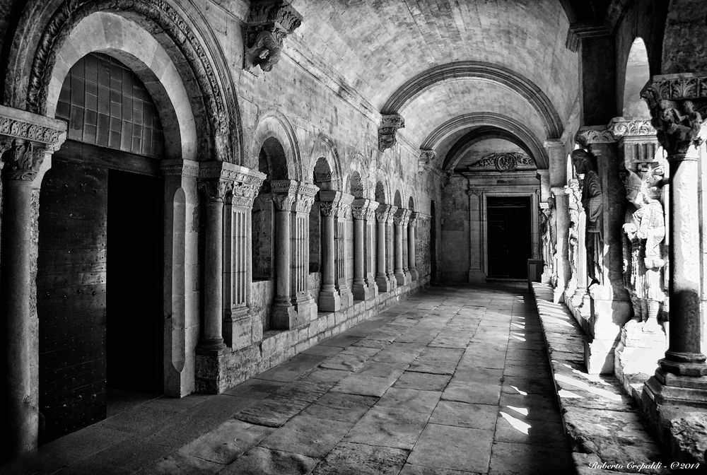 Arles, Saint Trophime, chiostro