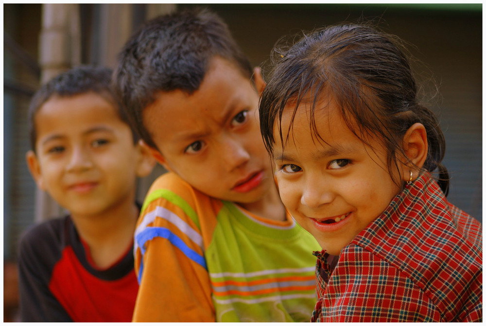 arm aber glücklich......die Kinder von Nepal