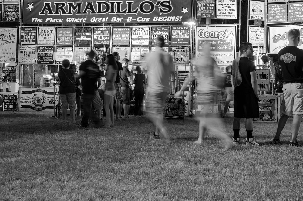 Armadillo's Bar -B-Cue Begins 2