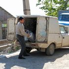 Armenien: Das Milchauto ist gekommen.