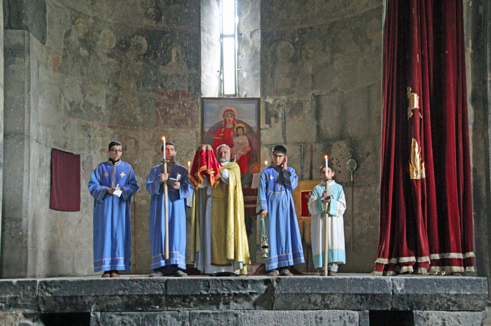 Armenien: Morgenmesse im Kloster Haghpat