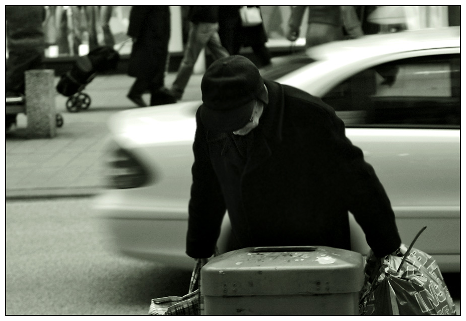 * Armut in Deutschland * Foto & Bild | streetfotografie mit menschen, street, menschen Bilder ...