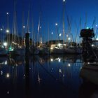 ARNIS  Marina in der Nacht