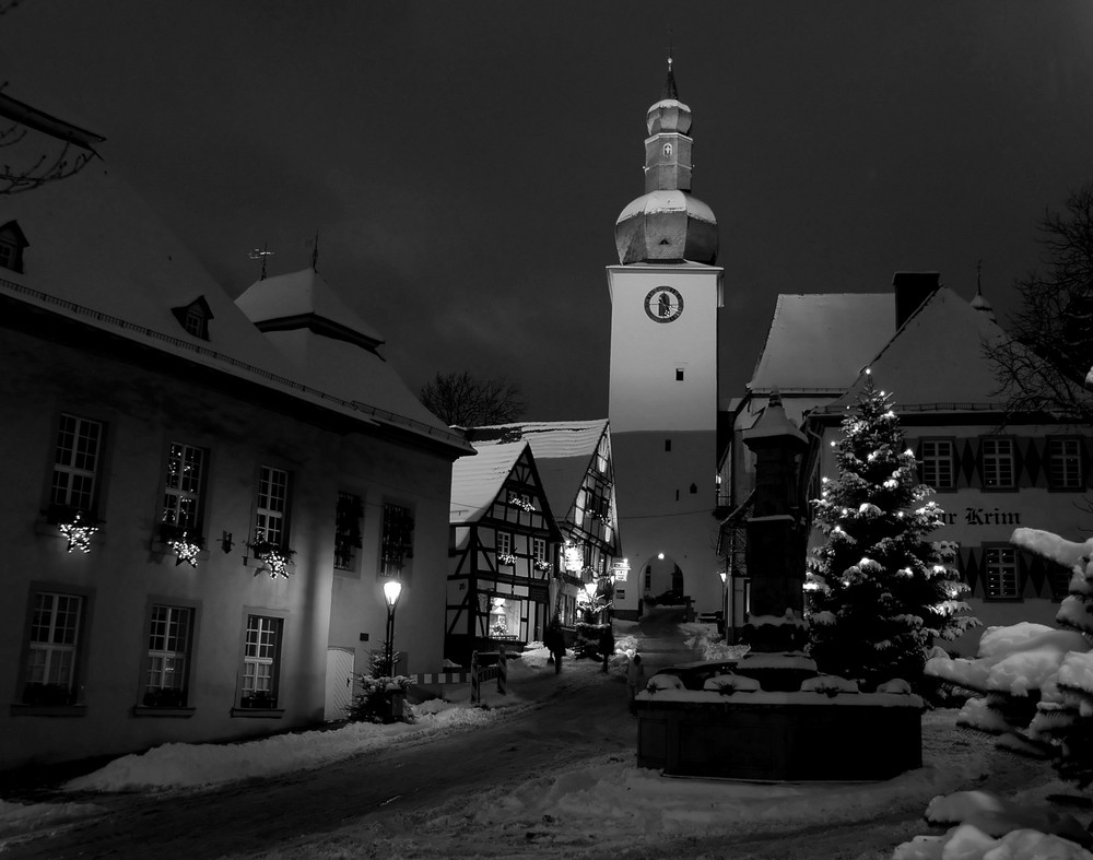 Arnsberg im Schnee (diesmal in s/w)