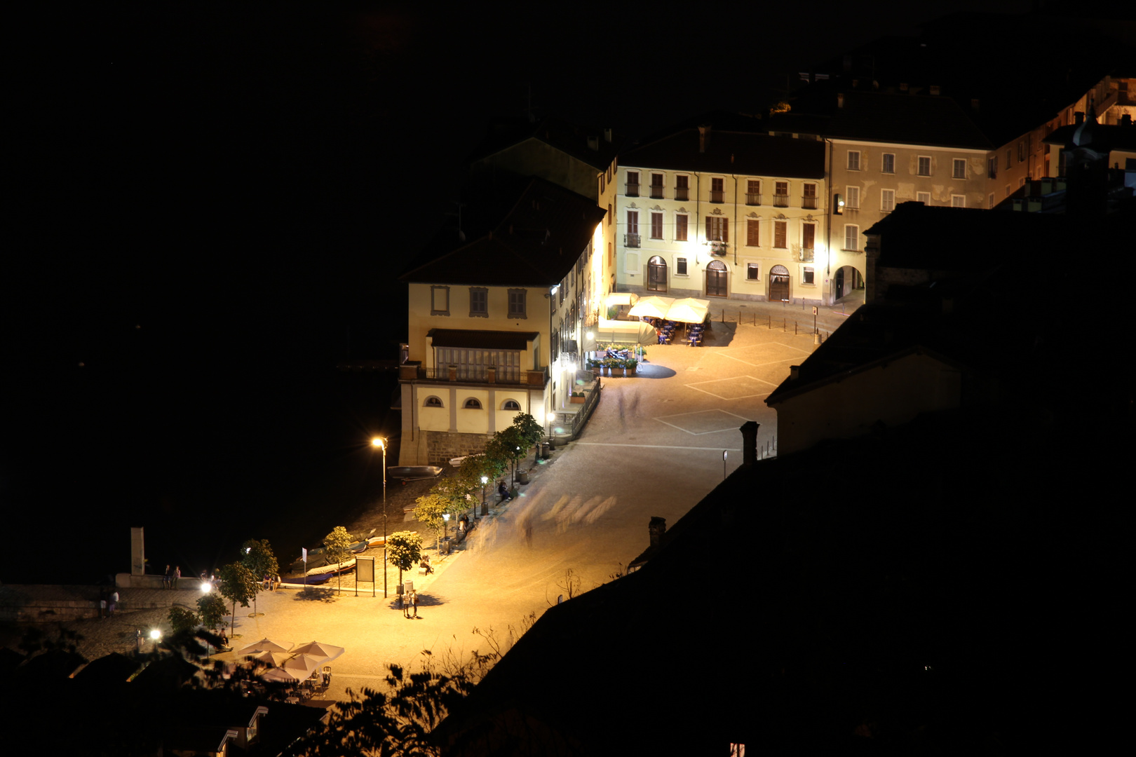 arona, piazza del popolo