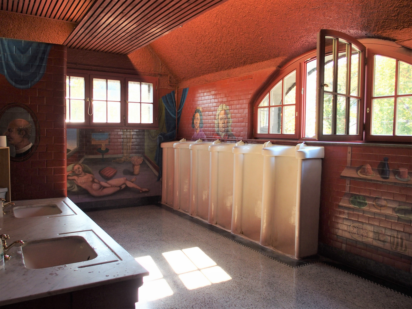 Arp Museum Bahnhof Rolandseck Herrentoilette