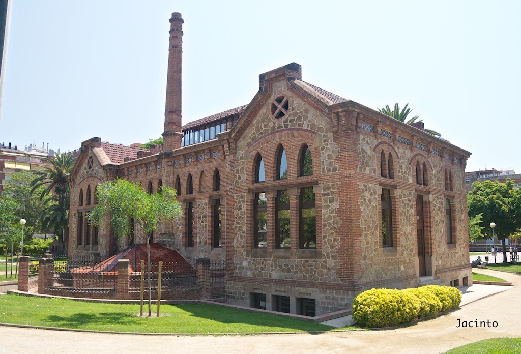 Arquitectura Modernista ( jardines de la Maternidad ) BCN 1