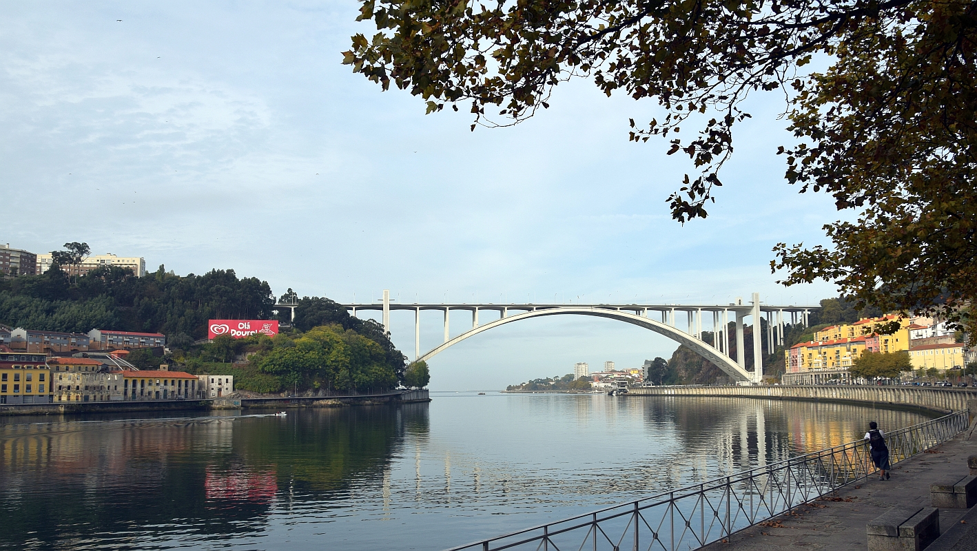 Arrábida Bridge