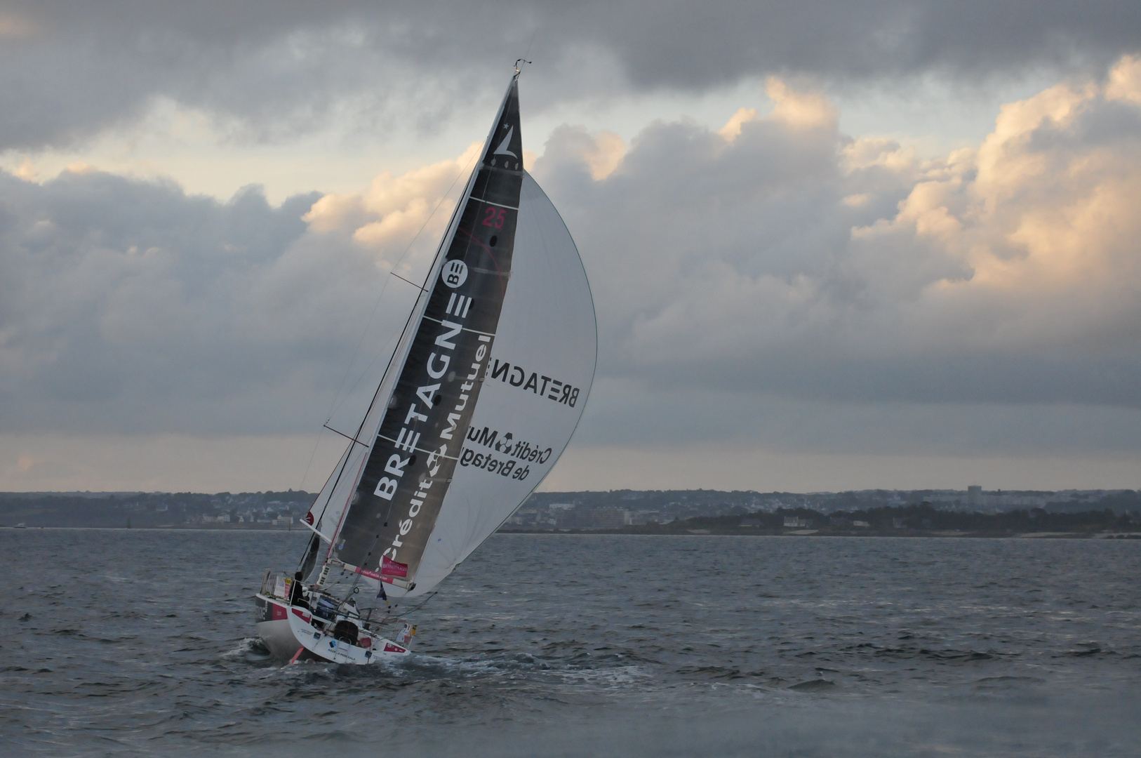 arrivée de la solitaire du figaro à Concarneau 1