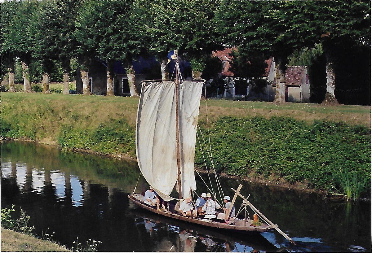 Arrivée d'une gabarre par le canal de Fillé-sur-sarthe (72) - Exo n° 7 -Le Vintage