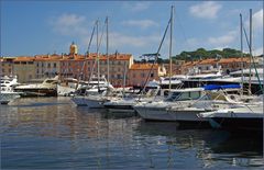 arrivée sur le vieux port de st tropez....