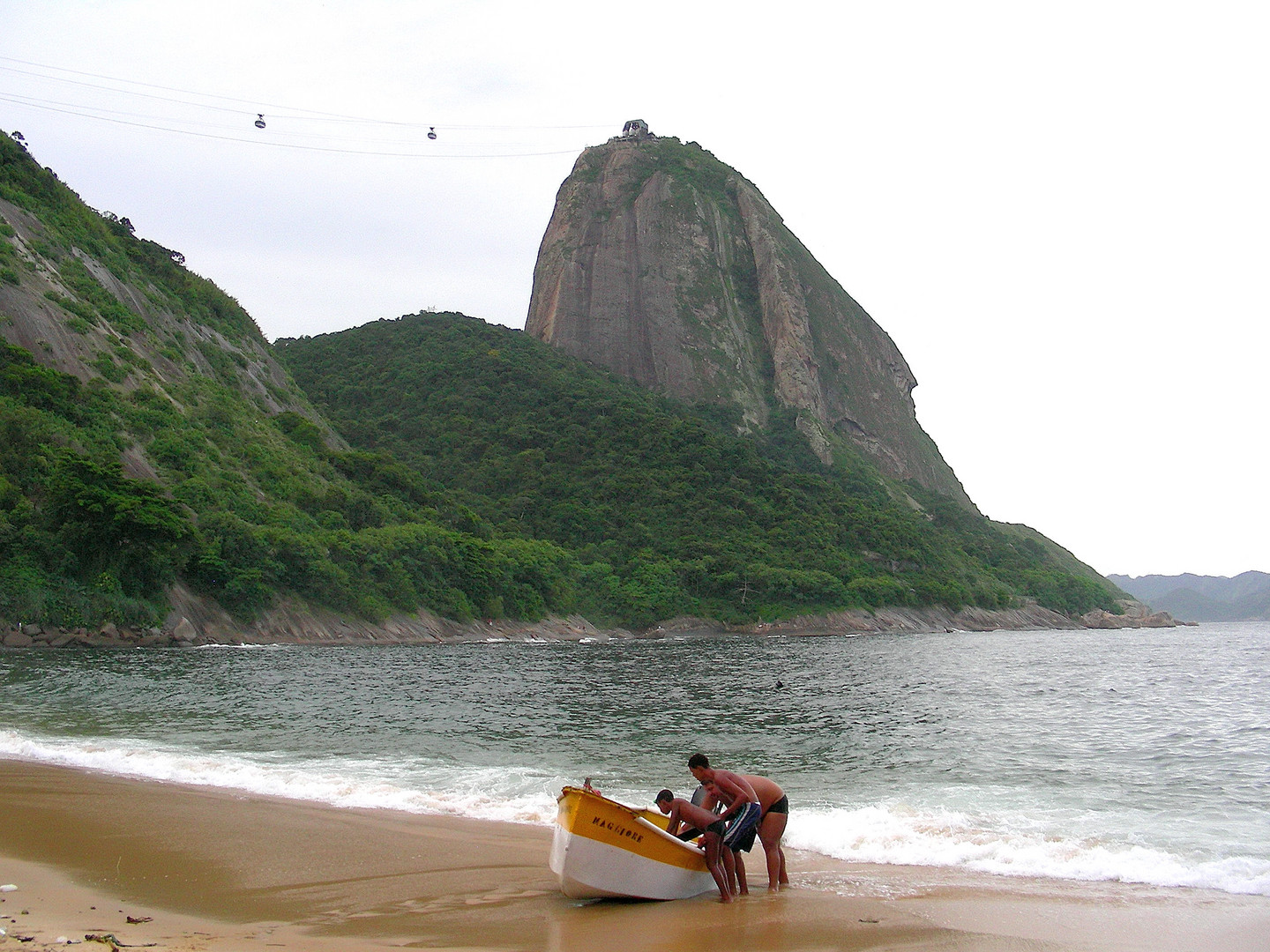 Arriving in Red Beach watched by The Sugar Loaf / Series: Rio Silhouettes.