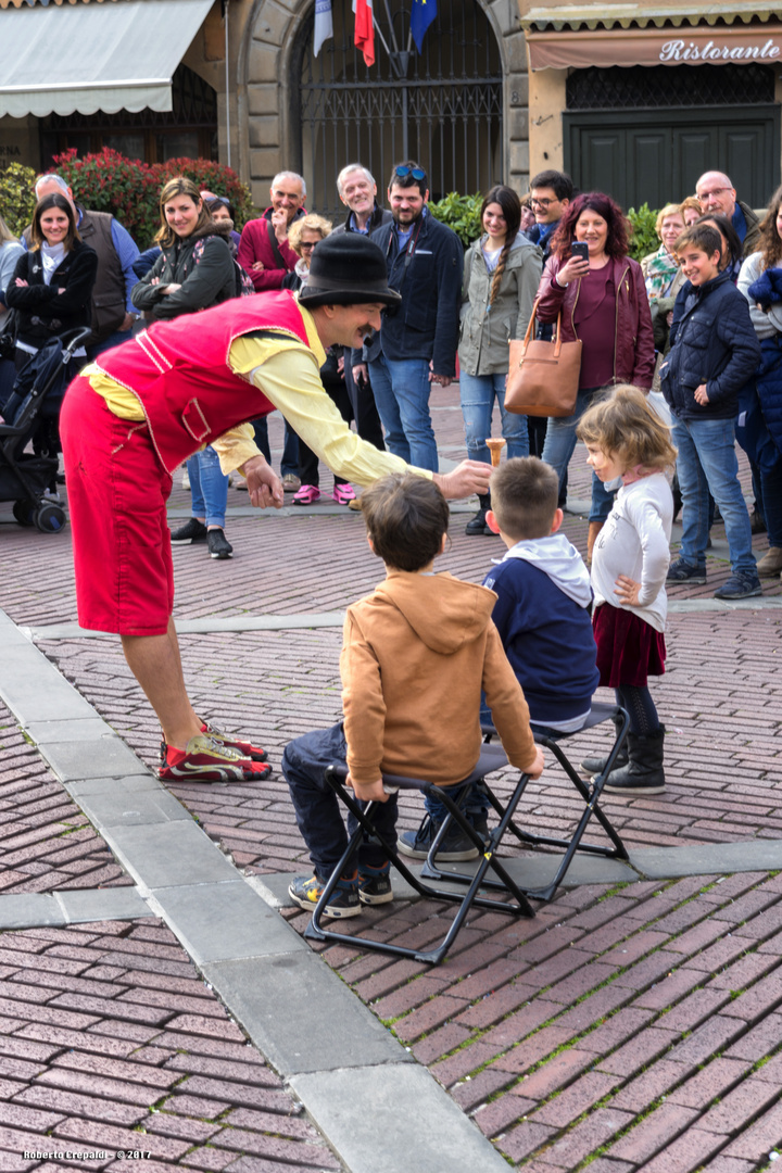 Artista in piazza Vecchia