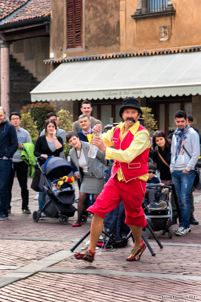 Artista in piazza Vecchia