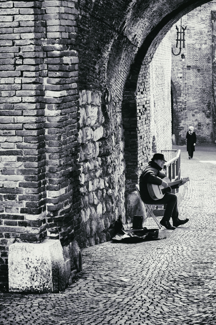 Artista sul Ponte del Castelvecchio