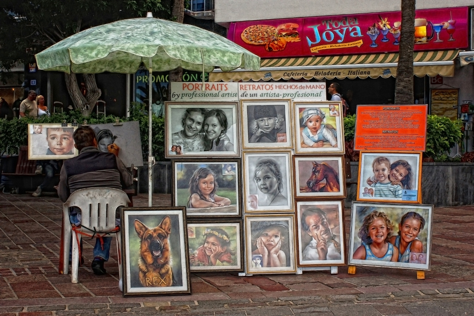 ARTISTAS DE LA CALLE.  Dedicada a ELENA RODRIGUEZ TORRES.