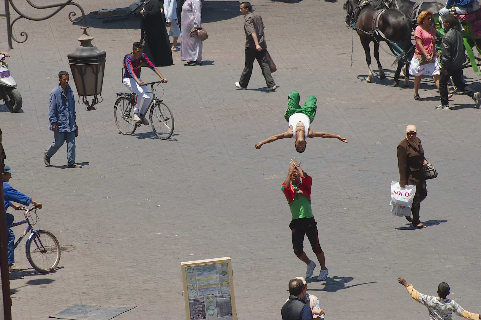 Artisten auf dem Djemaa el Fna