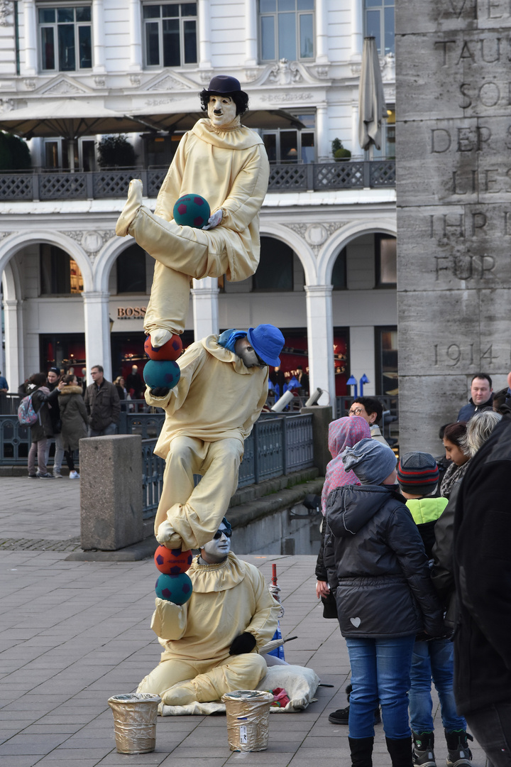 Artisten in Hamburg auf dem Marktplatz