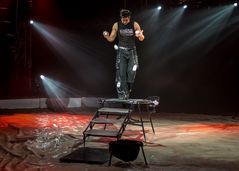 Artistik /Jongleur im Circus Nock