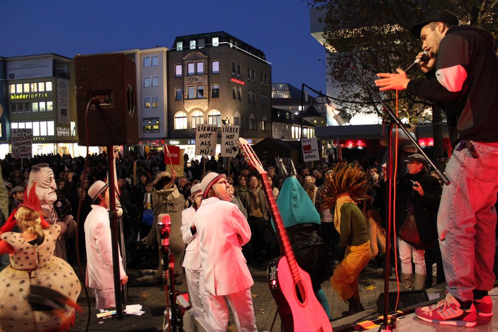 ARTPARADE Stuttgart DEMO - (2) - TANZ den Bqubik- Rap! 19.11.09!