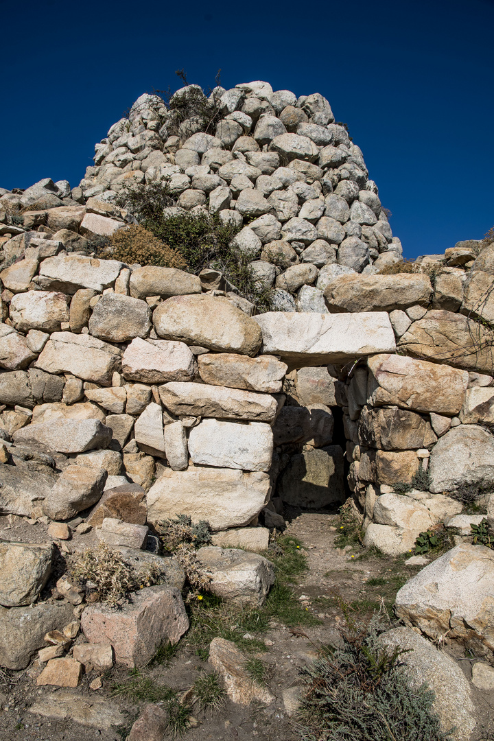 Arzana-Nuraghe Ruinas 